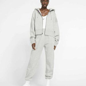 Nike Sportswear Collection Essential Fleece Pants. Brand New. Womens Size: 2XL.